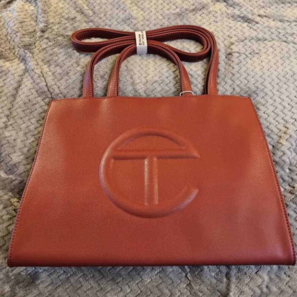 MEDIUM TELFAR BAG IN OXBLOOD